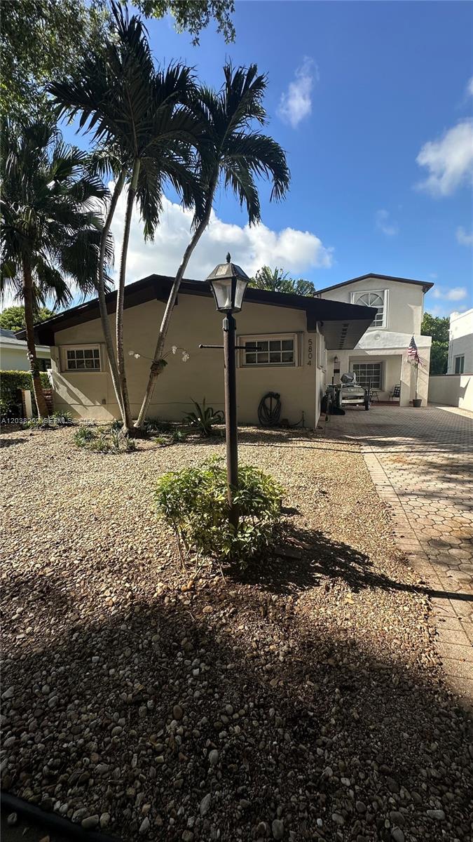 5804 Sw 35th St – photo 2