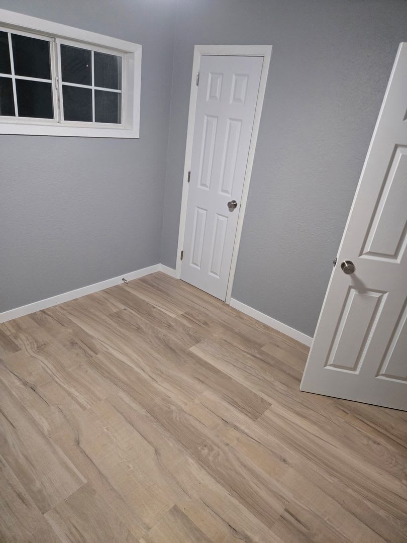 Freshly renovated, bright, and ready for you! – photo 3