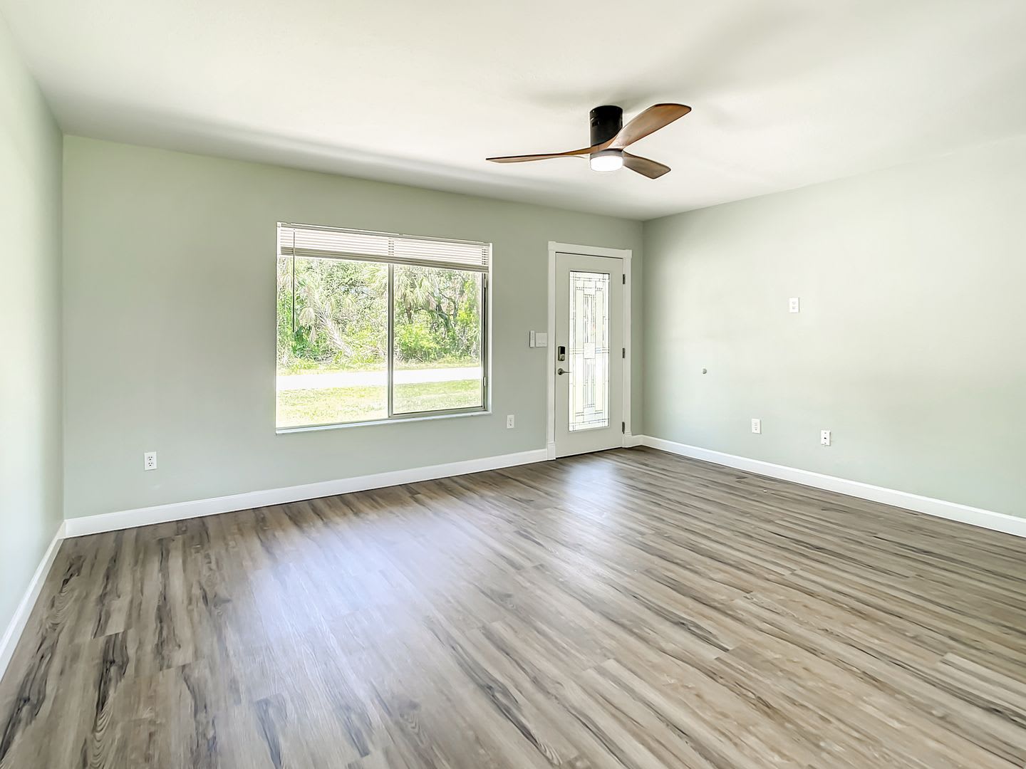 Bright & Spacious 3BR/2BA Port Charlotte Home – photo 5