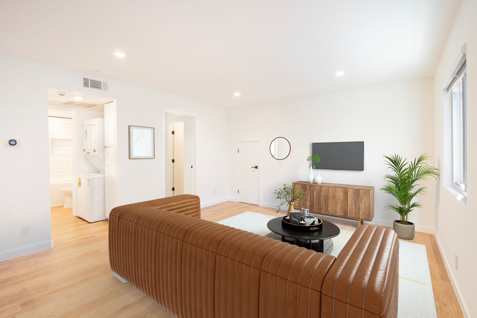 5847 Willoughby Ave – photo 2