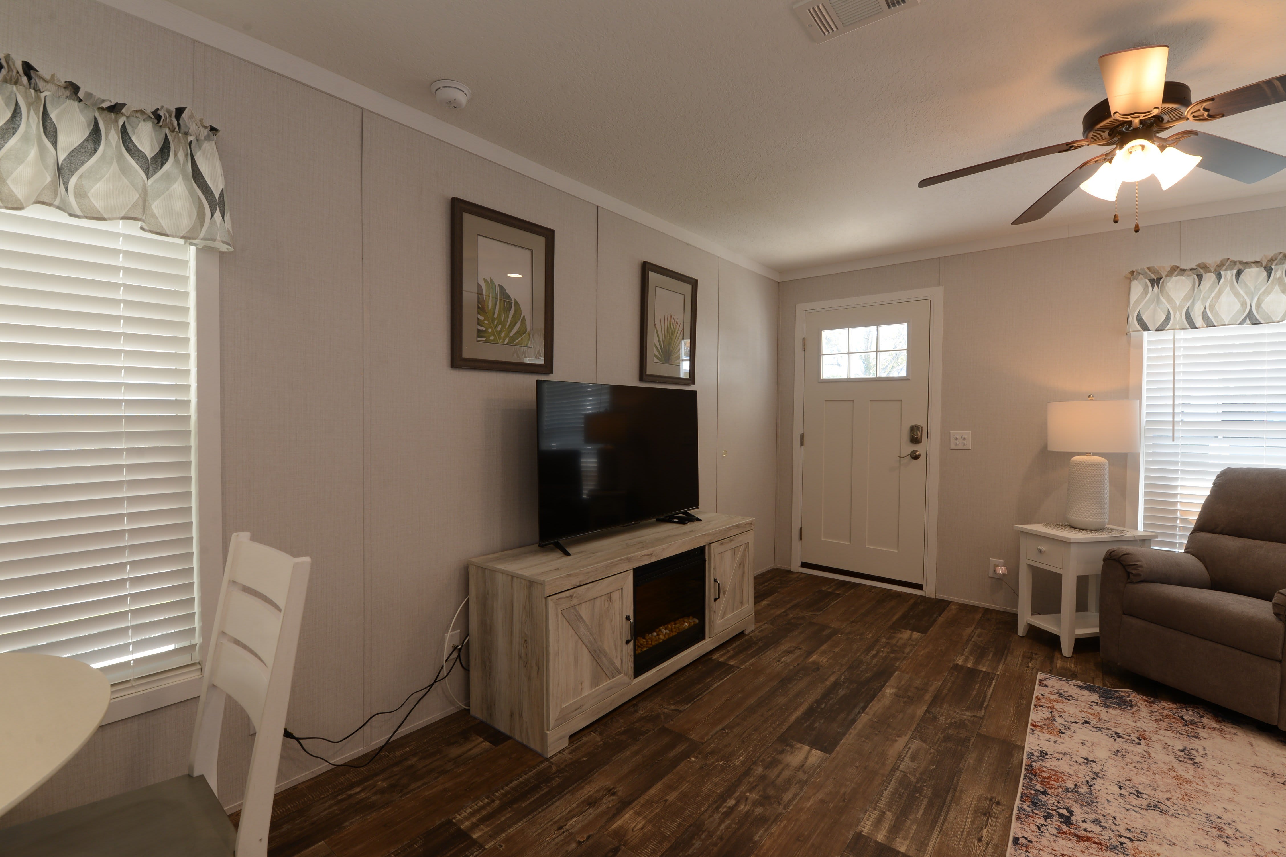 6604 A Lakewood Dr – photo 4