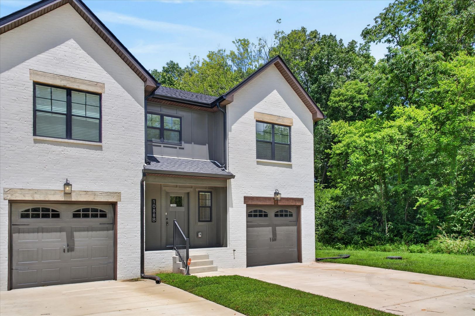 Pet Friendly Three Bedroom in Pleasant View! – photo 2