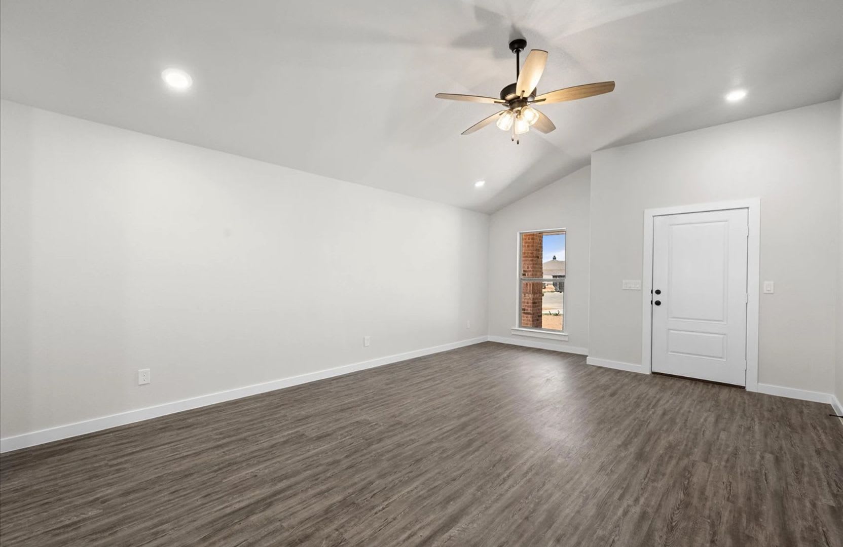 Full Appliance Package At 1799 A Month With A 15 Month Lease Modern Smart Home Living In Willow Bend 2154 Kokomo – photo 3