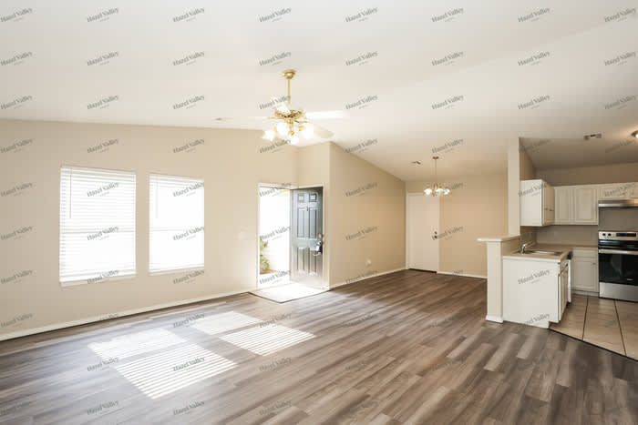 2421 Poppy Lane – photo 5