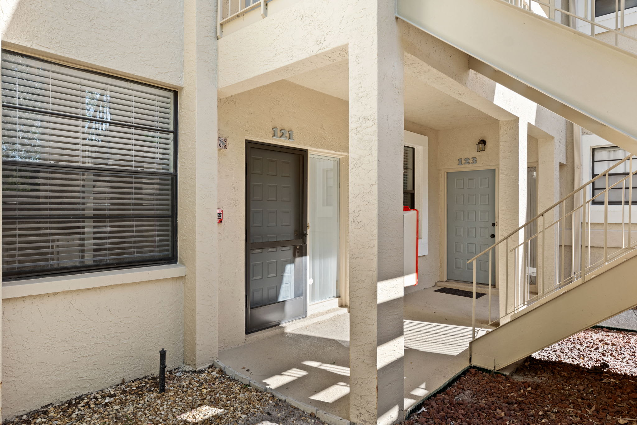 121 Lindsay Ln – photo 4