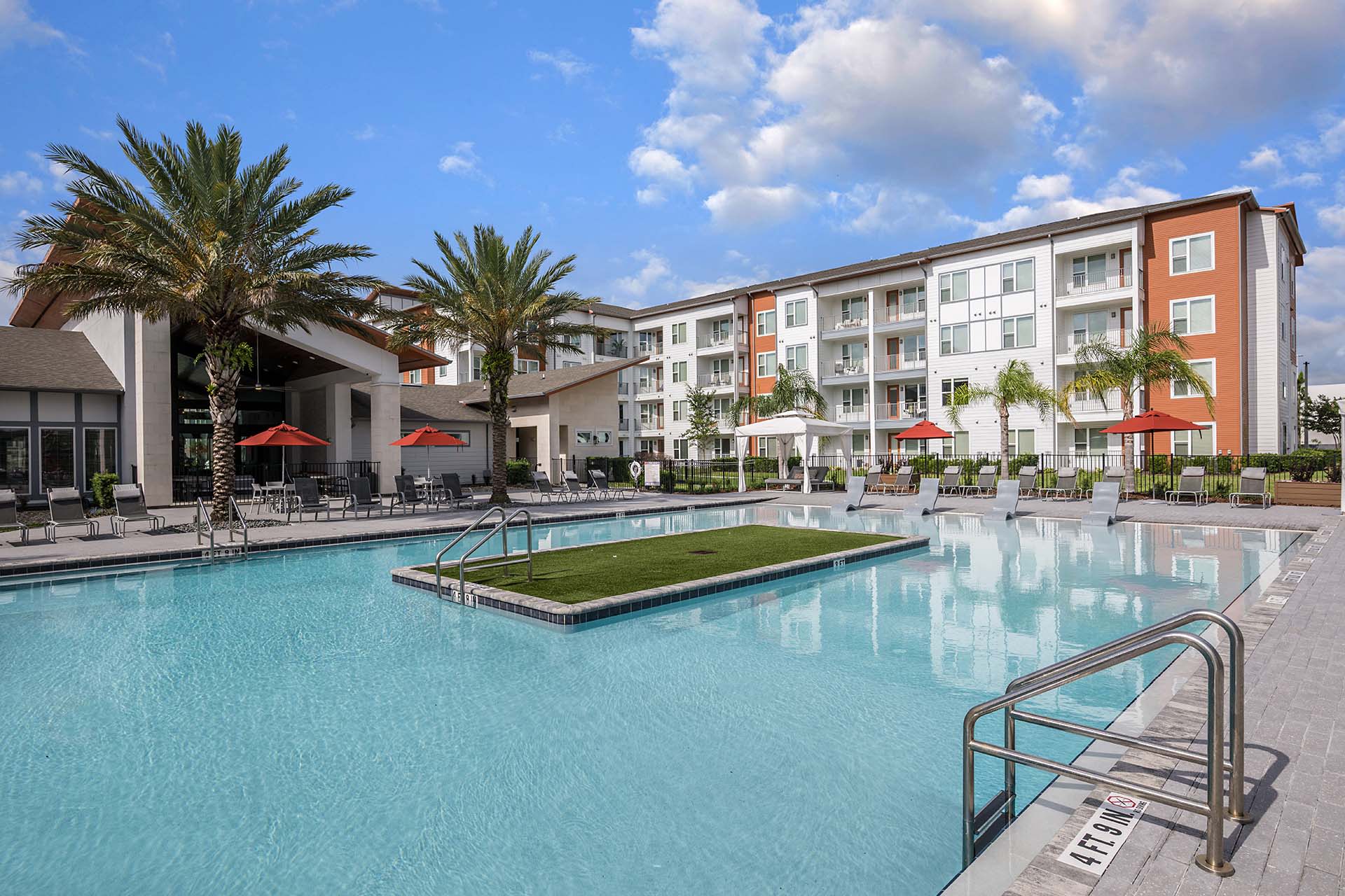 Madison Pointe Apartments – photo 2