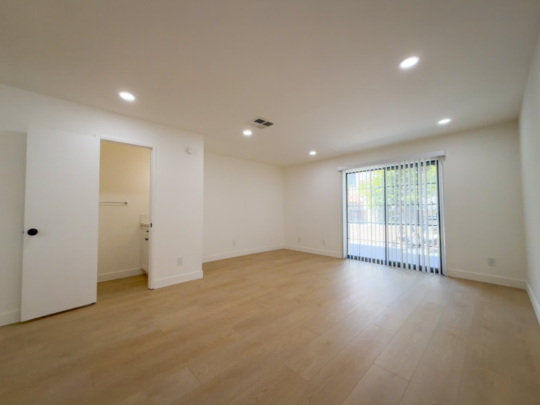 360 Pioneer Dr – photo 5