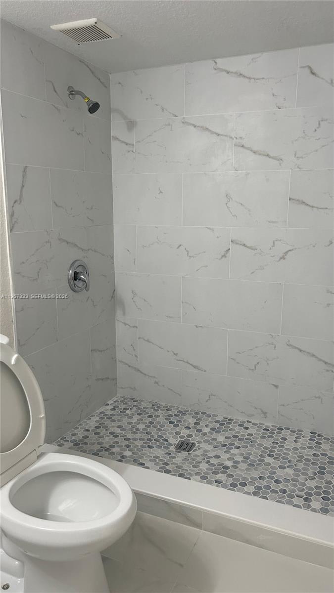 4541 SW 41st St – photo 3