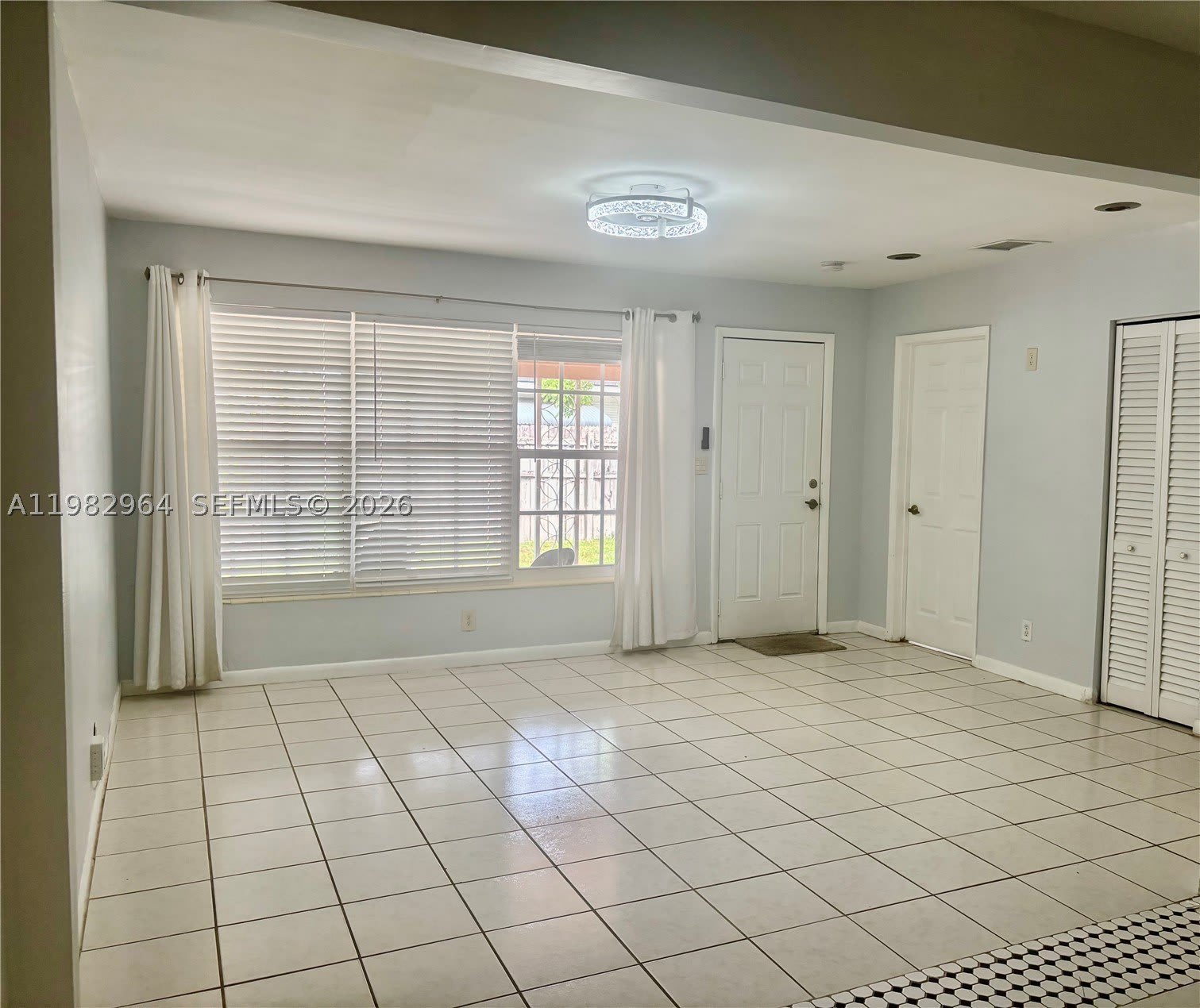 2016 NE 26th St – photo 2