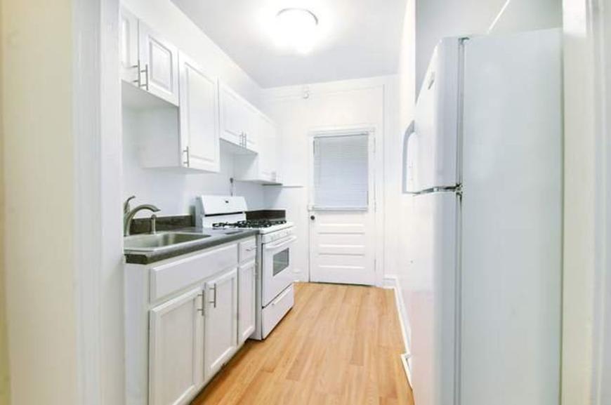 1335 W Touhy – photo 4