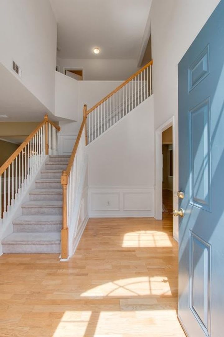 4Bed/2.5Bath in Brentwood, Lawn Care Included! – photo 4