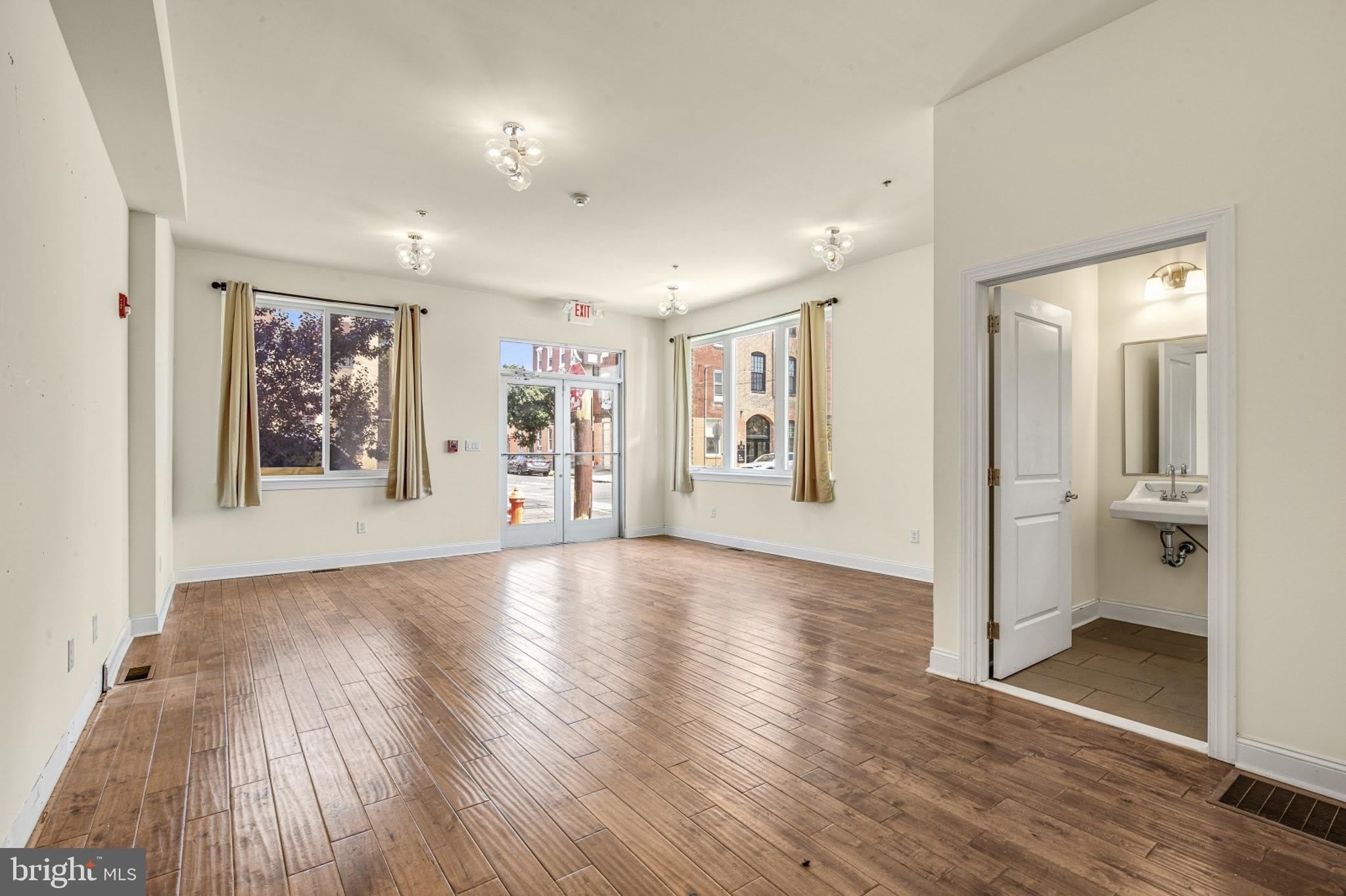 1848 N HANCOCK Street – photo 1