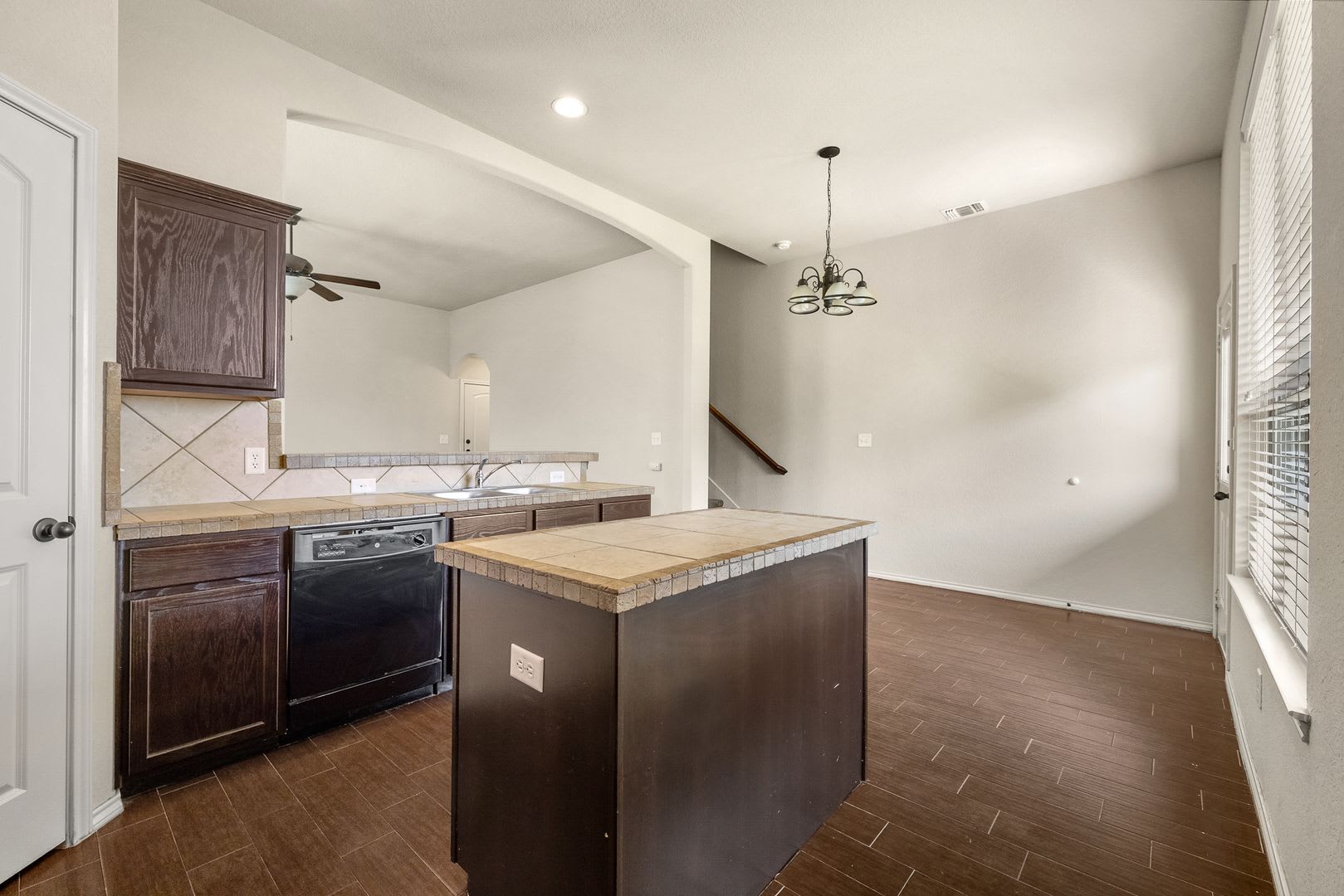AVAILABLE NOW! Nice 3 Bedroom Duplex in New Braunfels, TX! – photo 5