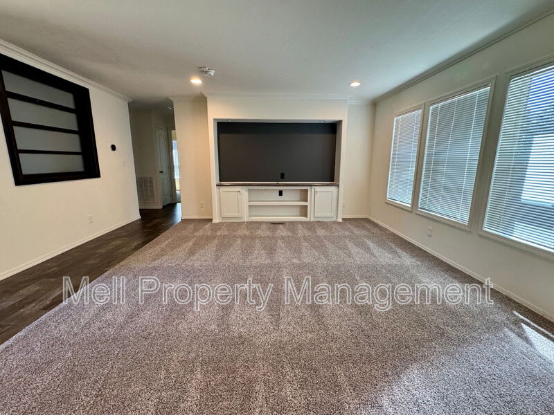 191 E. Parkway Boulevard – photo 2