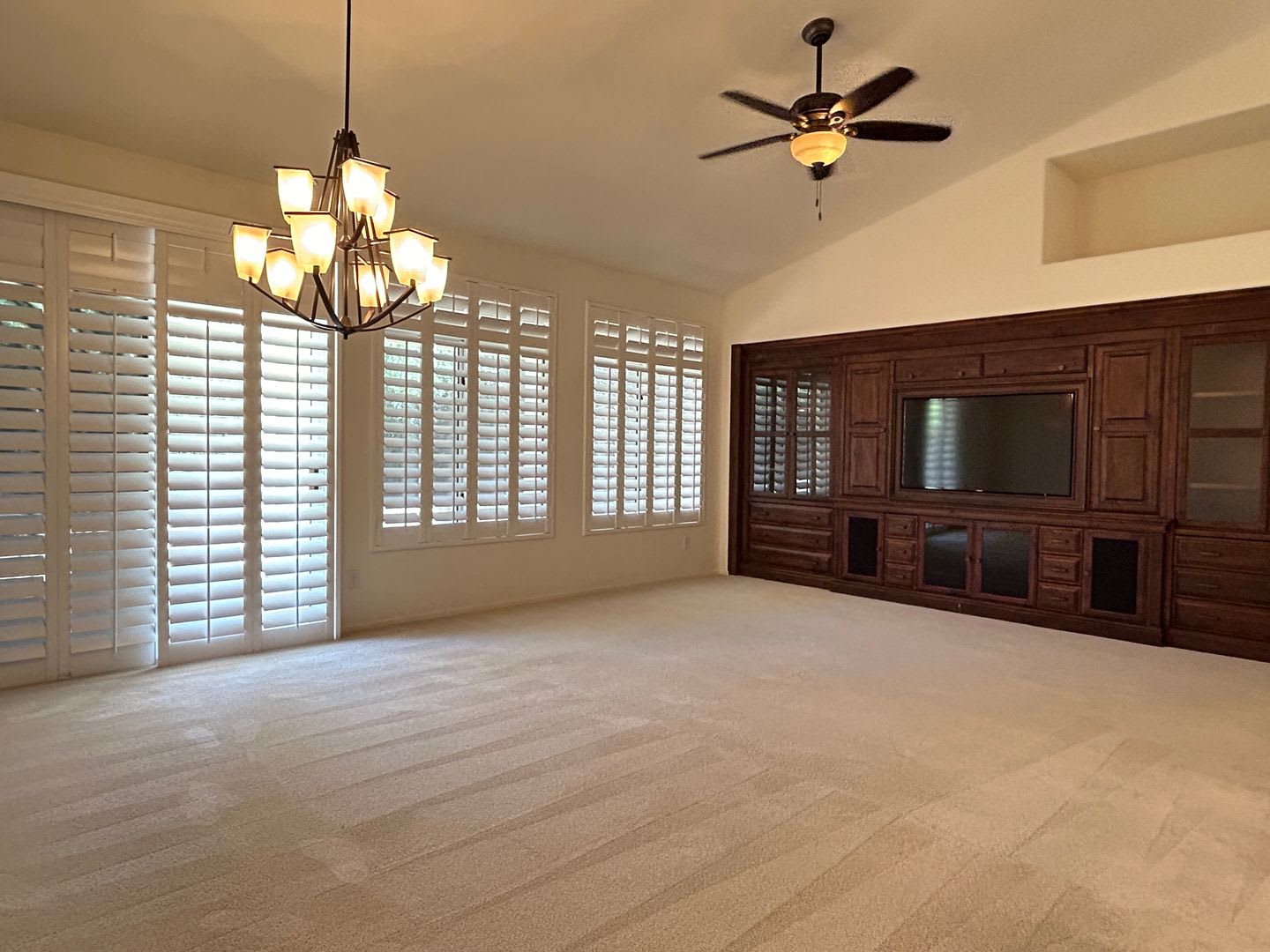 Scottsdale 3 Bed, 2 Bath Single Story Home PLUS Den – photo 2