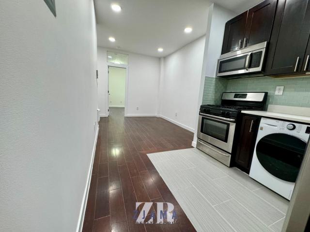 568 Baltic Street – photo 2