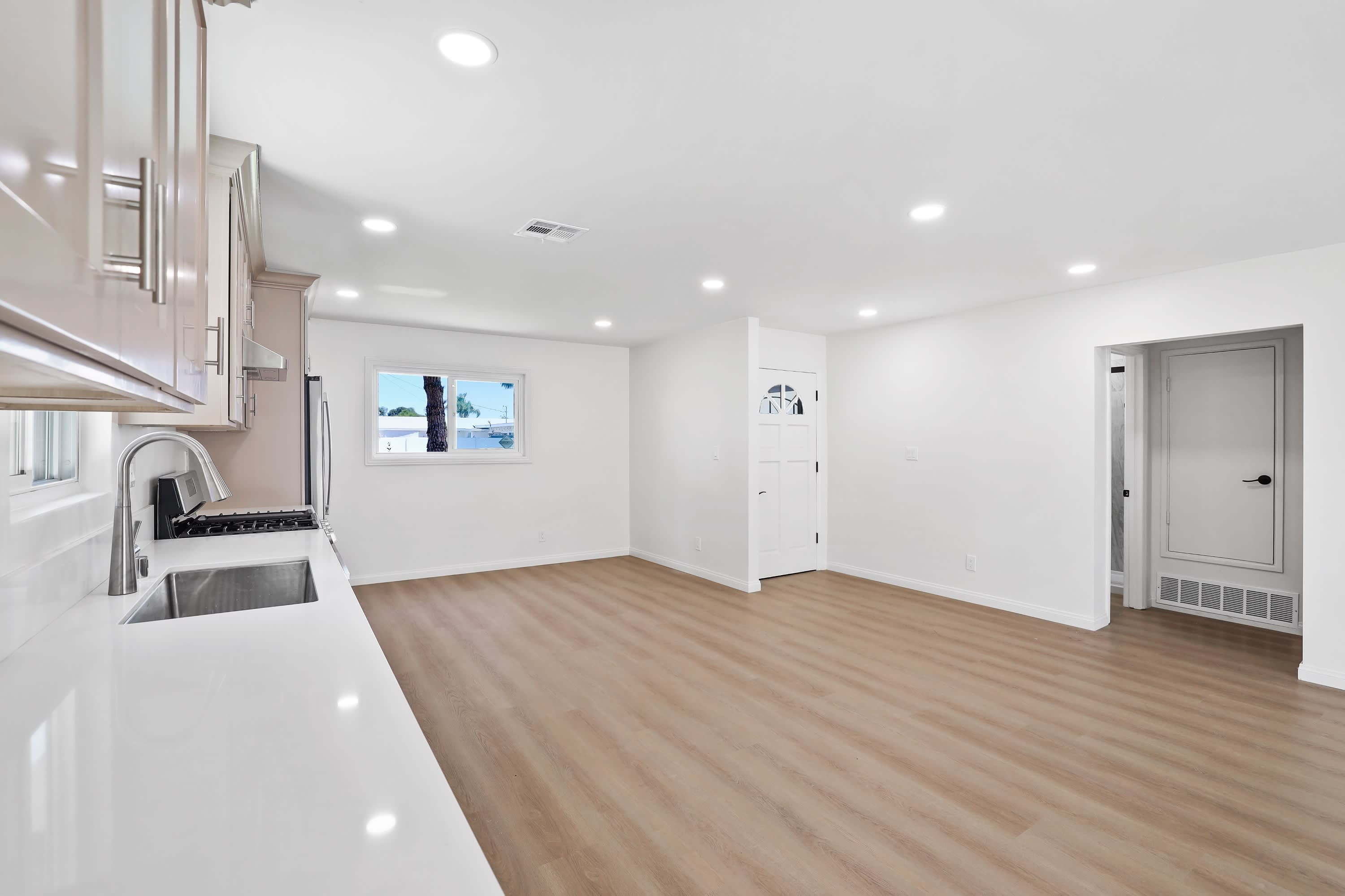 13871 Ward Street – photo 4