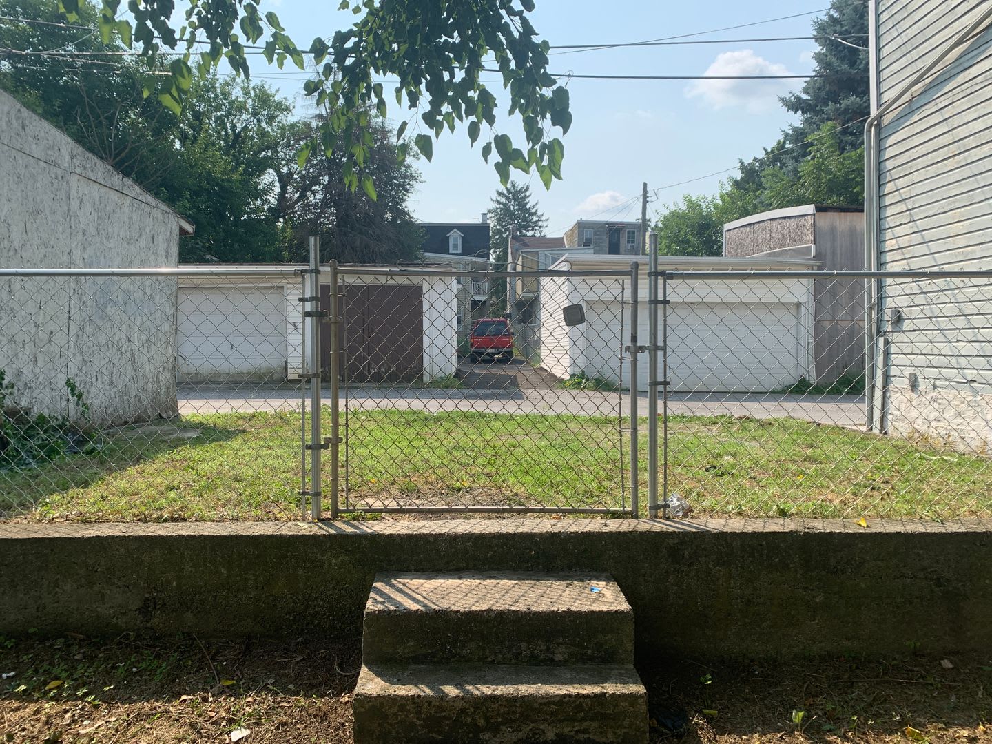 House with Yard and Parking-Video in the Pictures! – photo 3