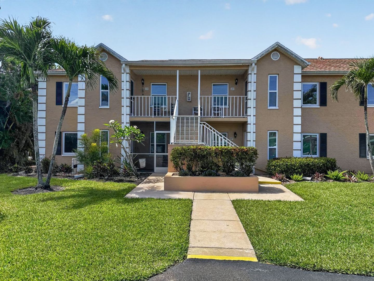 Peaceful pond 2BR/2BA condo in Naples, FL – photo 1
