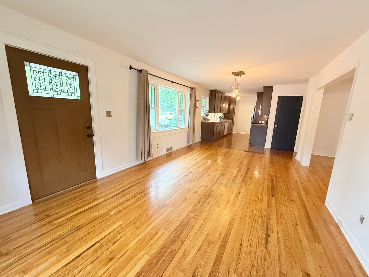 Beautiful 3BR Home with Finished Basement – photo 5