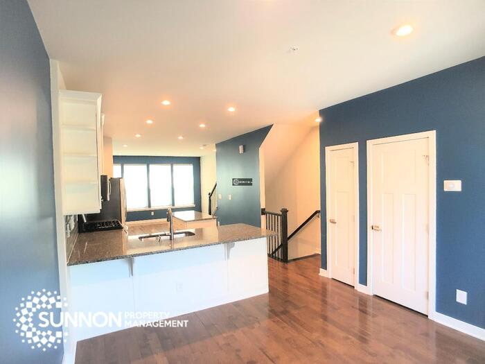 462 West Tremont Avenue – photo 4