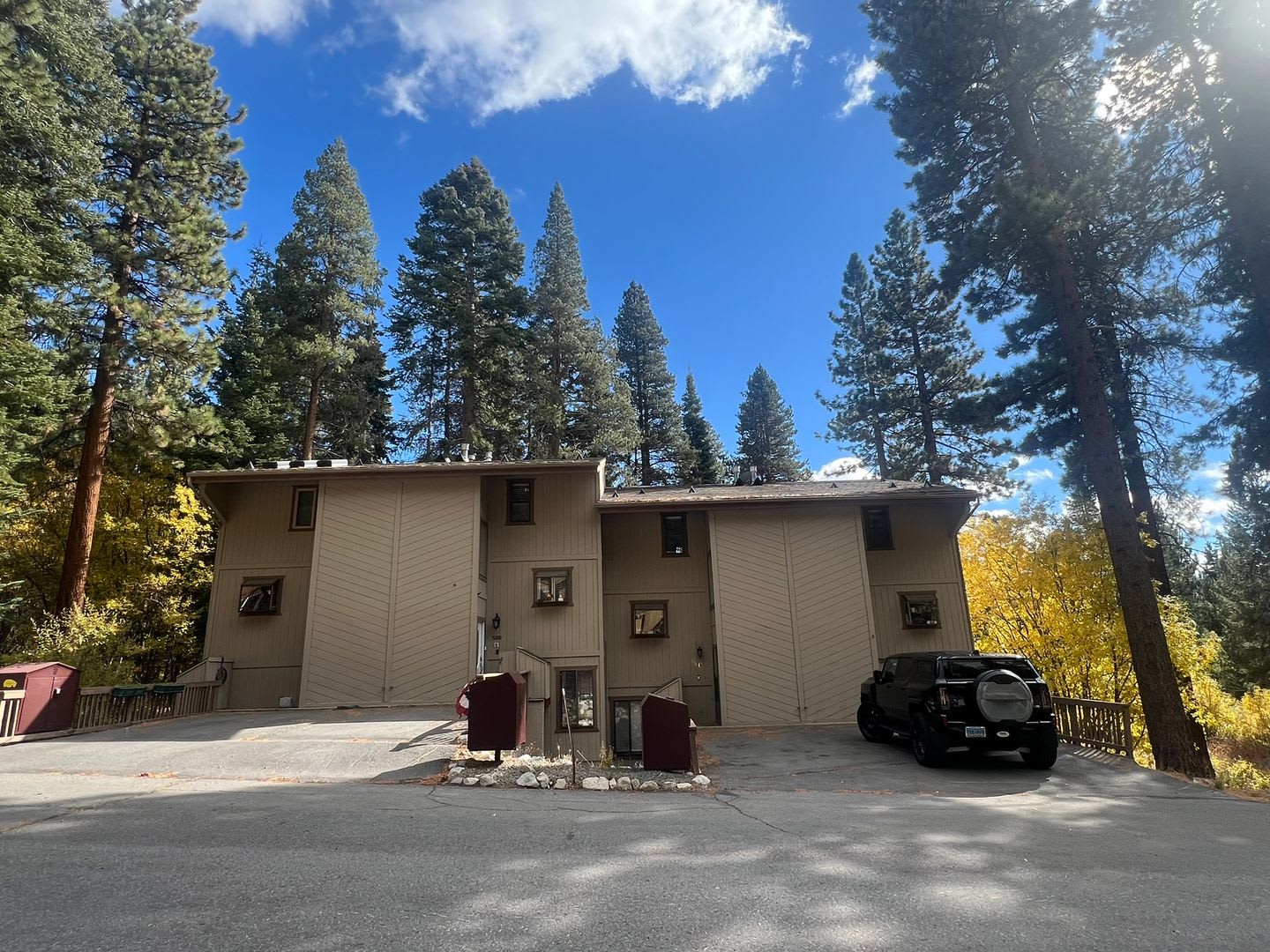 3-Bed 3-Bath Mountain Home – photo 1