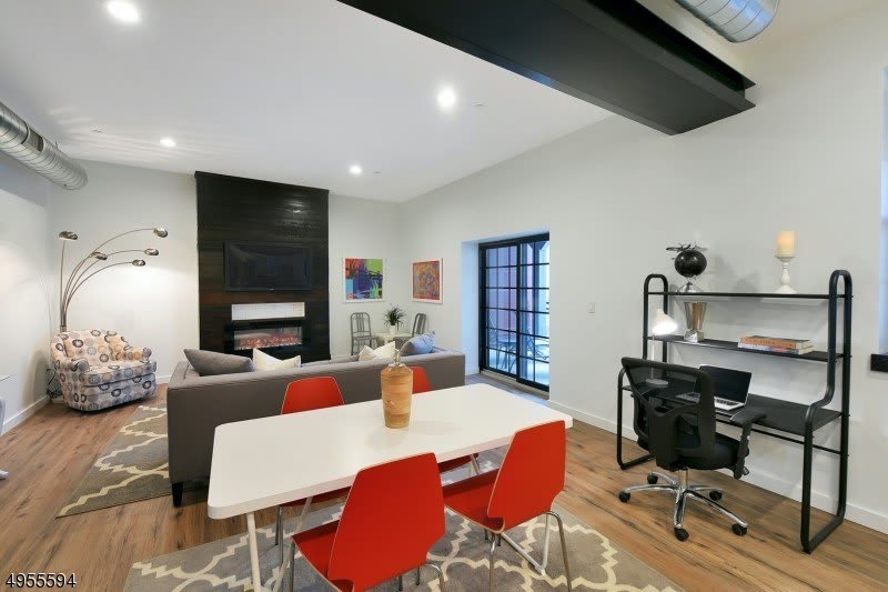 8 Personette St Unit 3 – photo 2