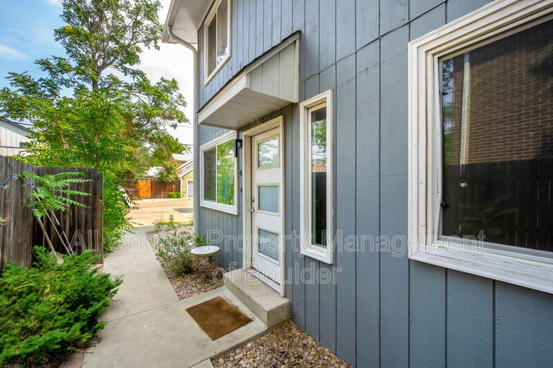2211 Spruce Street – photo 2
