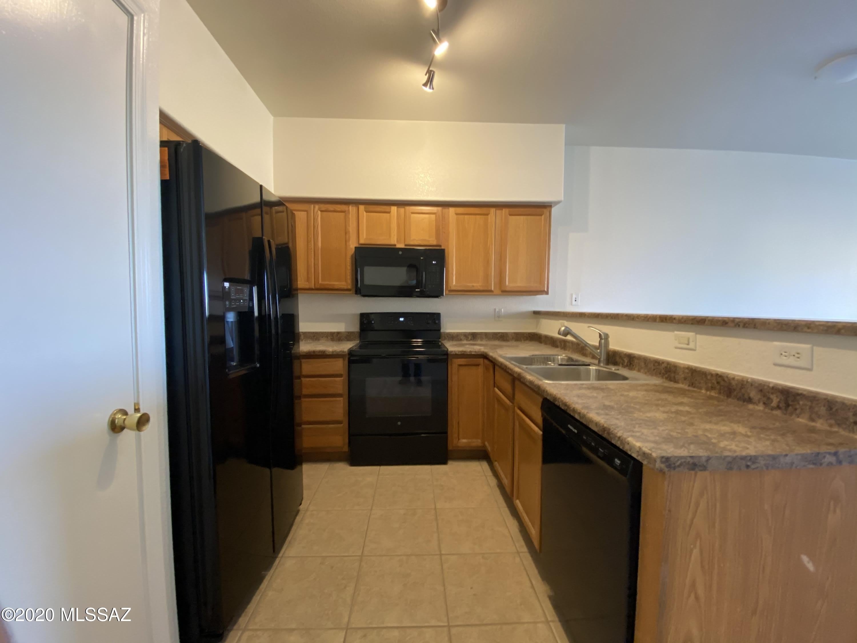 1265 E Weimer Circle – photo 4
