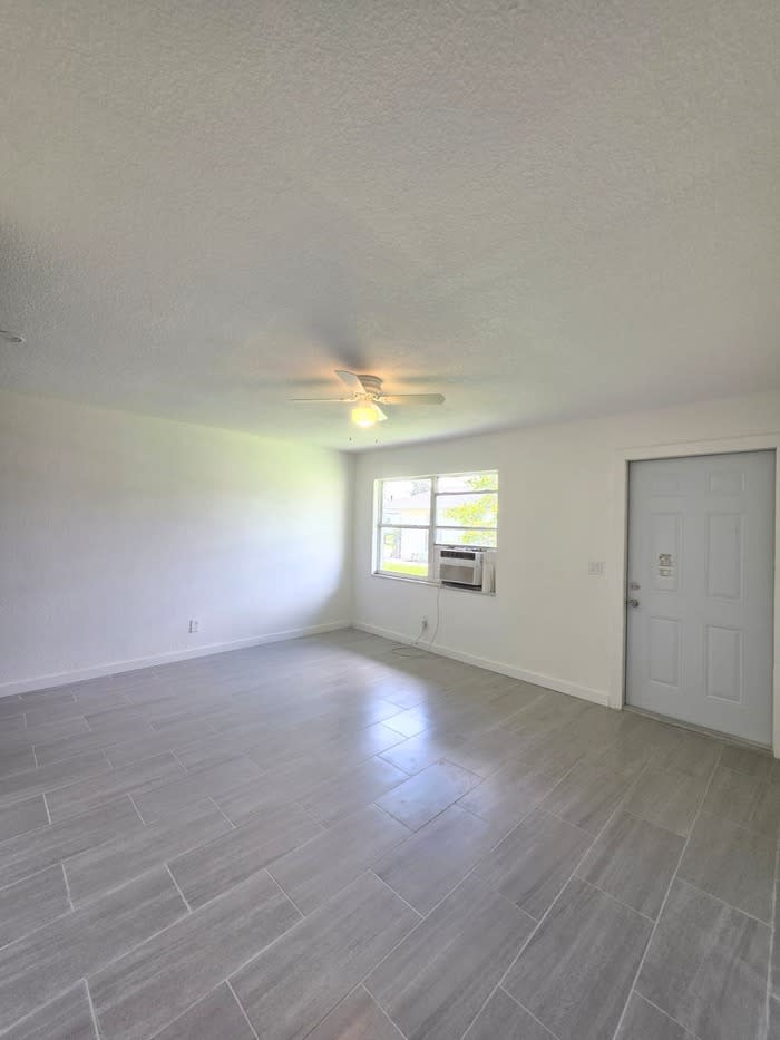 5626 Sixth Avenue – photo 3