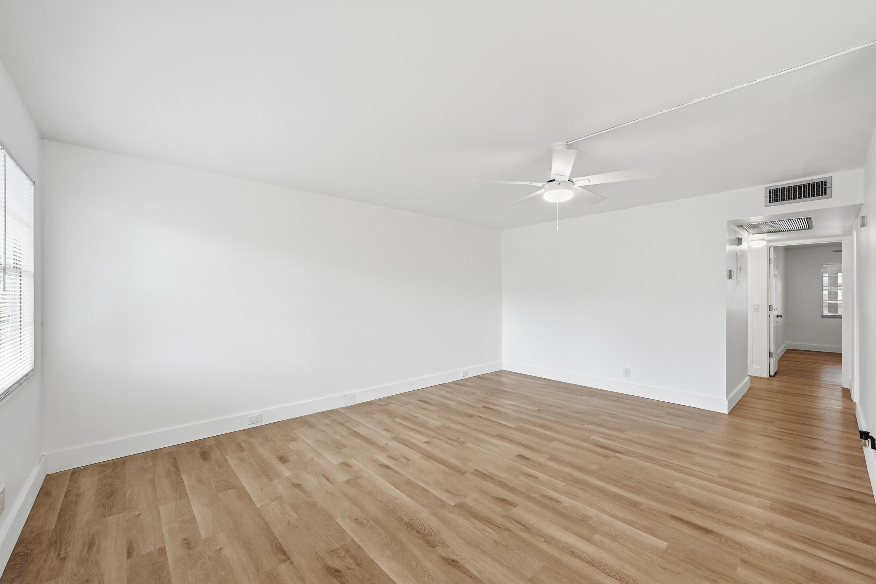 1043 Cornwall C – photo 5