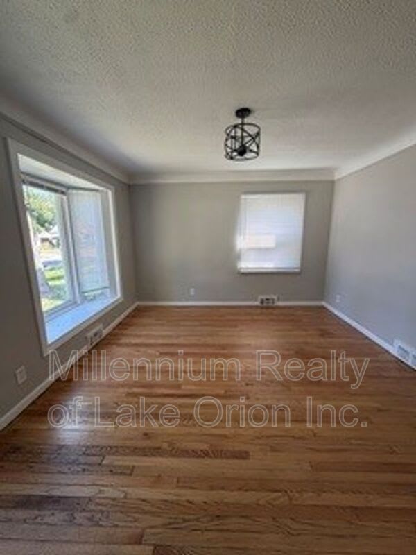 636 Lebaron Ave – photo 2
