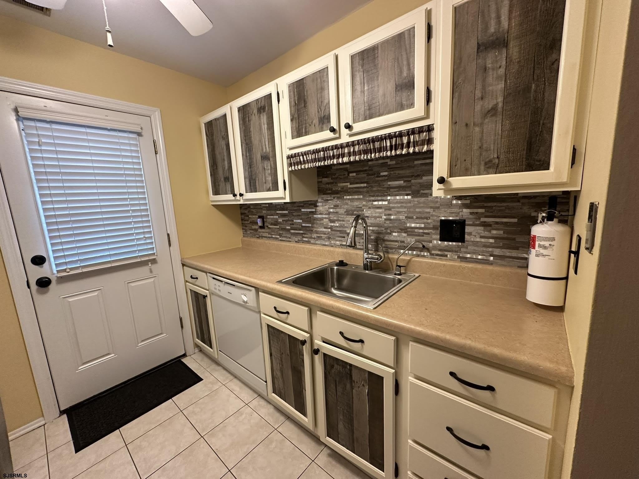 1201 N Main Street – photo 5
