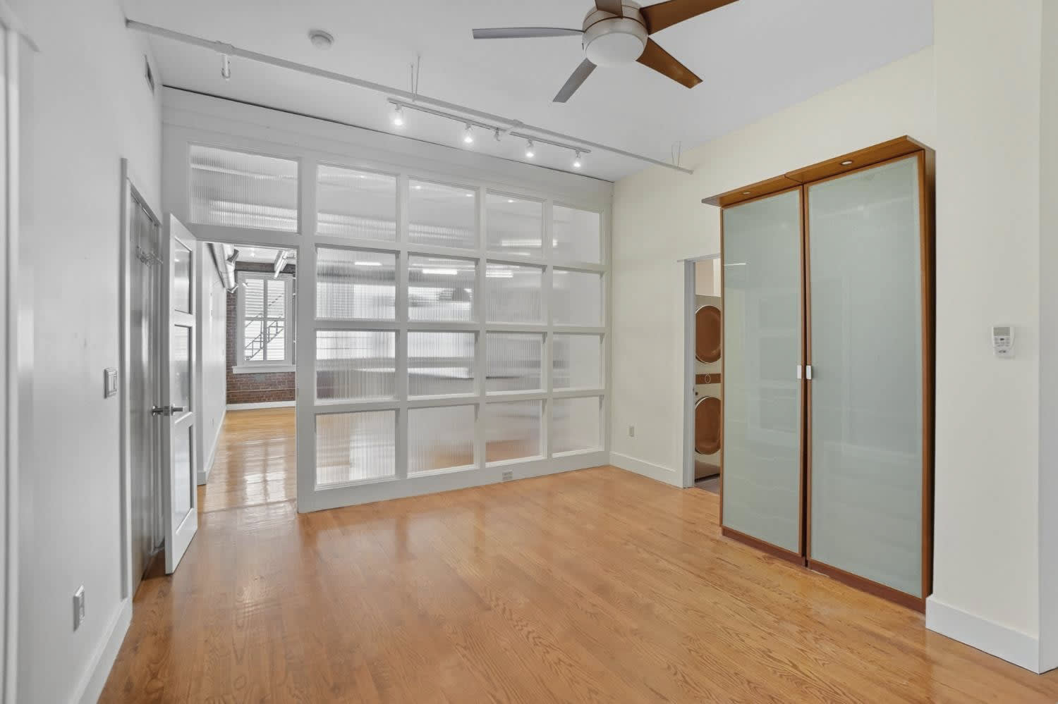 26 E 6th St – photo 5