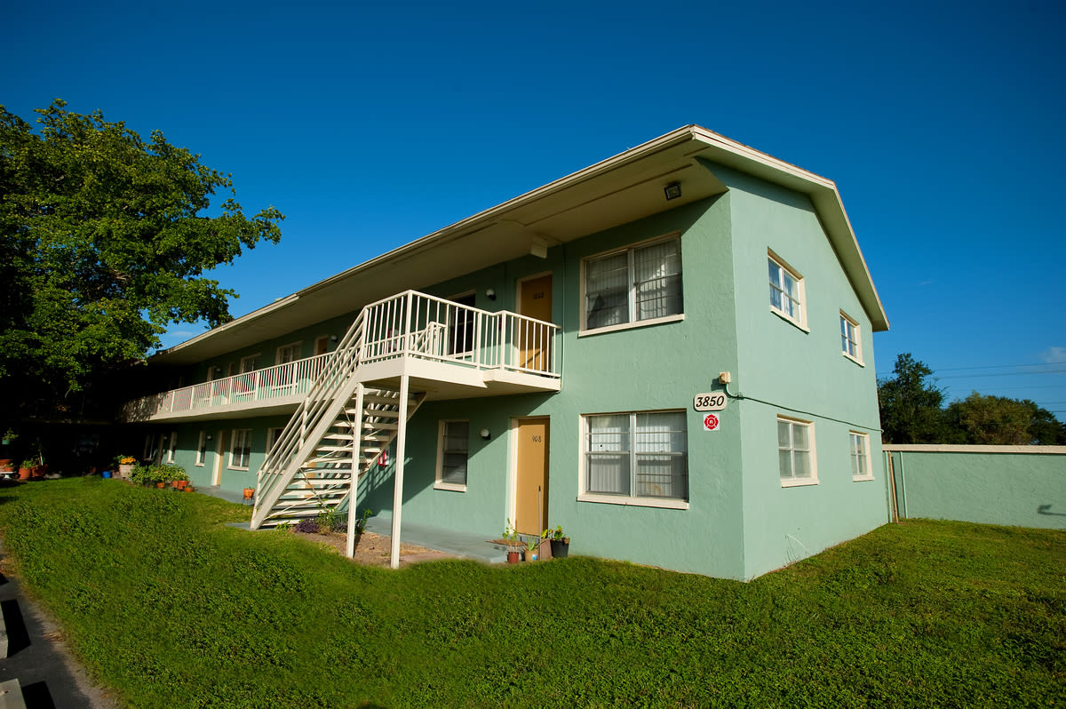 Greenway Apartments – photo 2