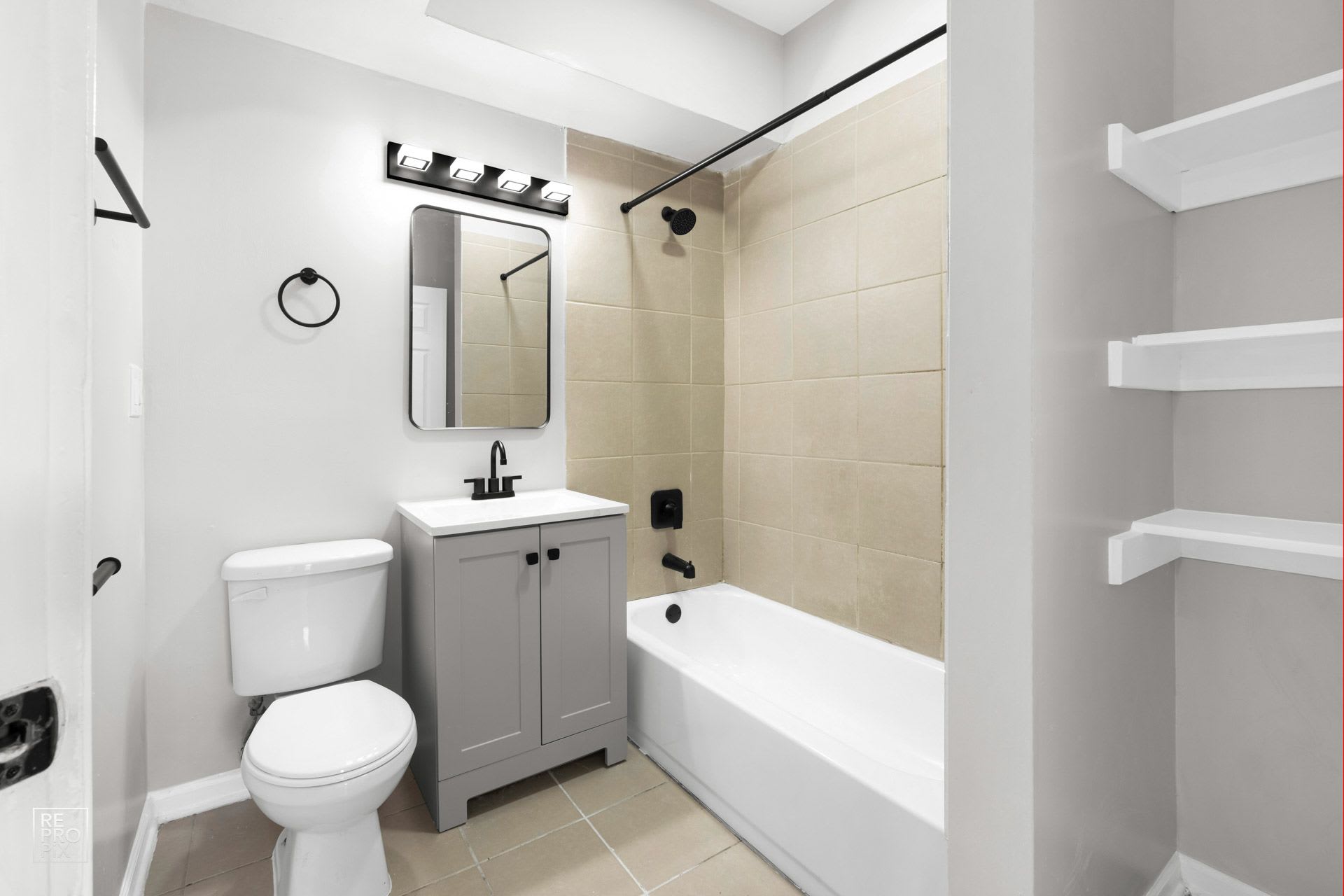 5749 W Chicago – photo 4