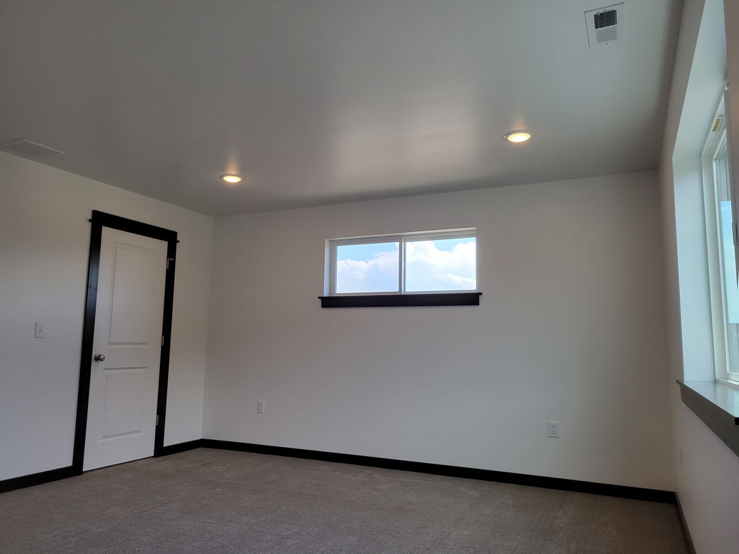 3 Bed 2.5 Bath with attached garage in Belgrade – photo 5