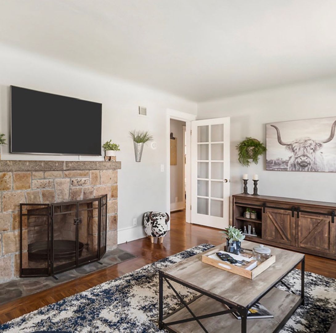 Remodeled and Furnished – photo 2