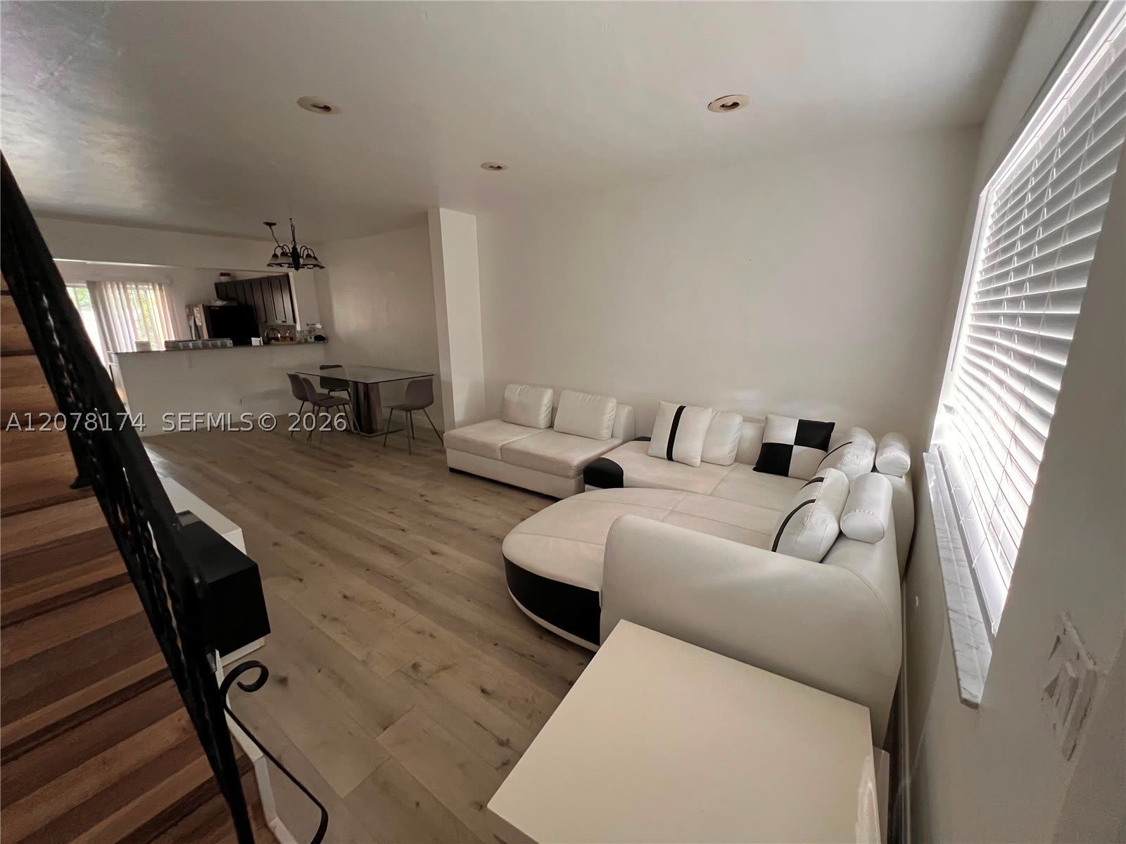 2442 SW 58 – photo 3