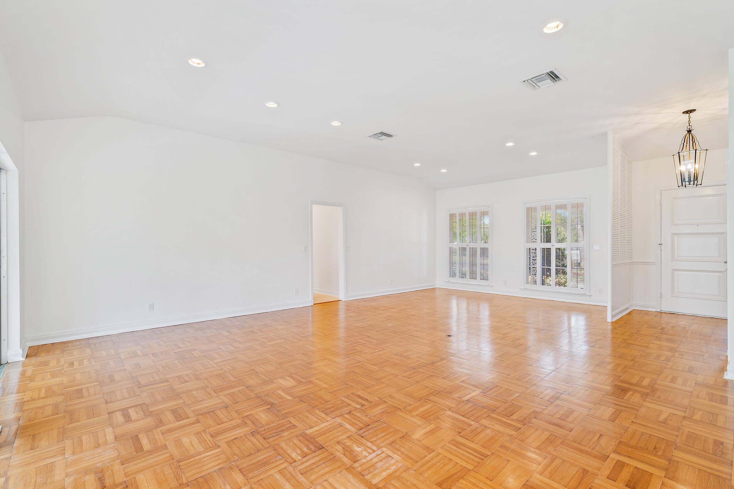210 Russlyn Drive – photo 5