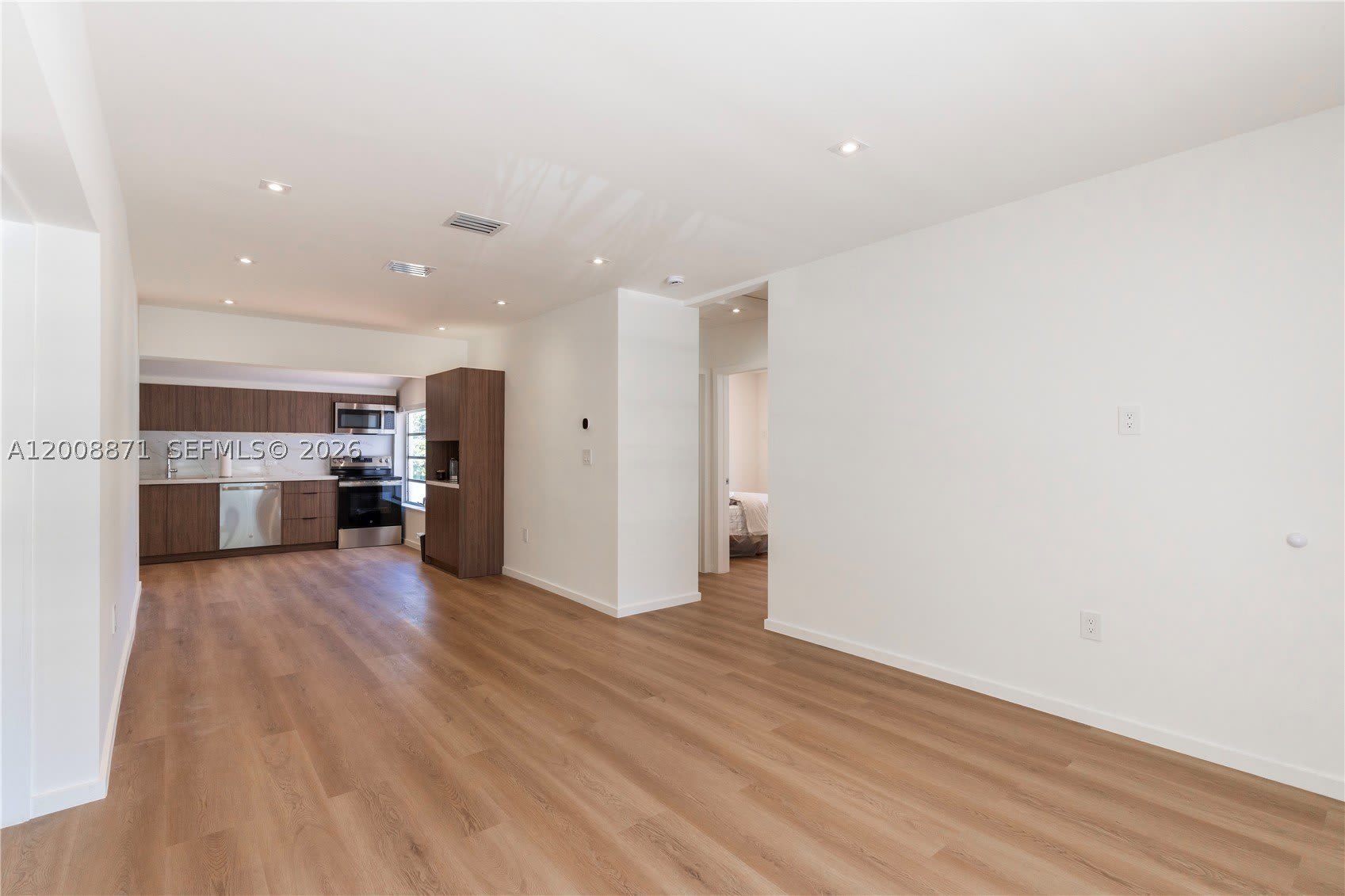 3021 Coconut Grove Dr – photo 3