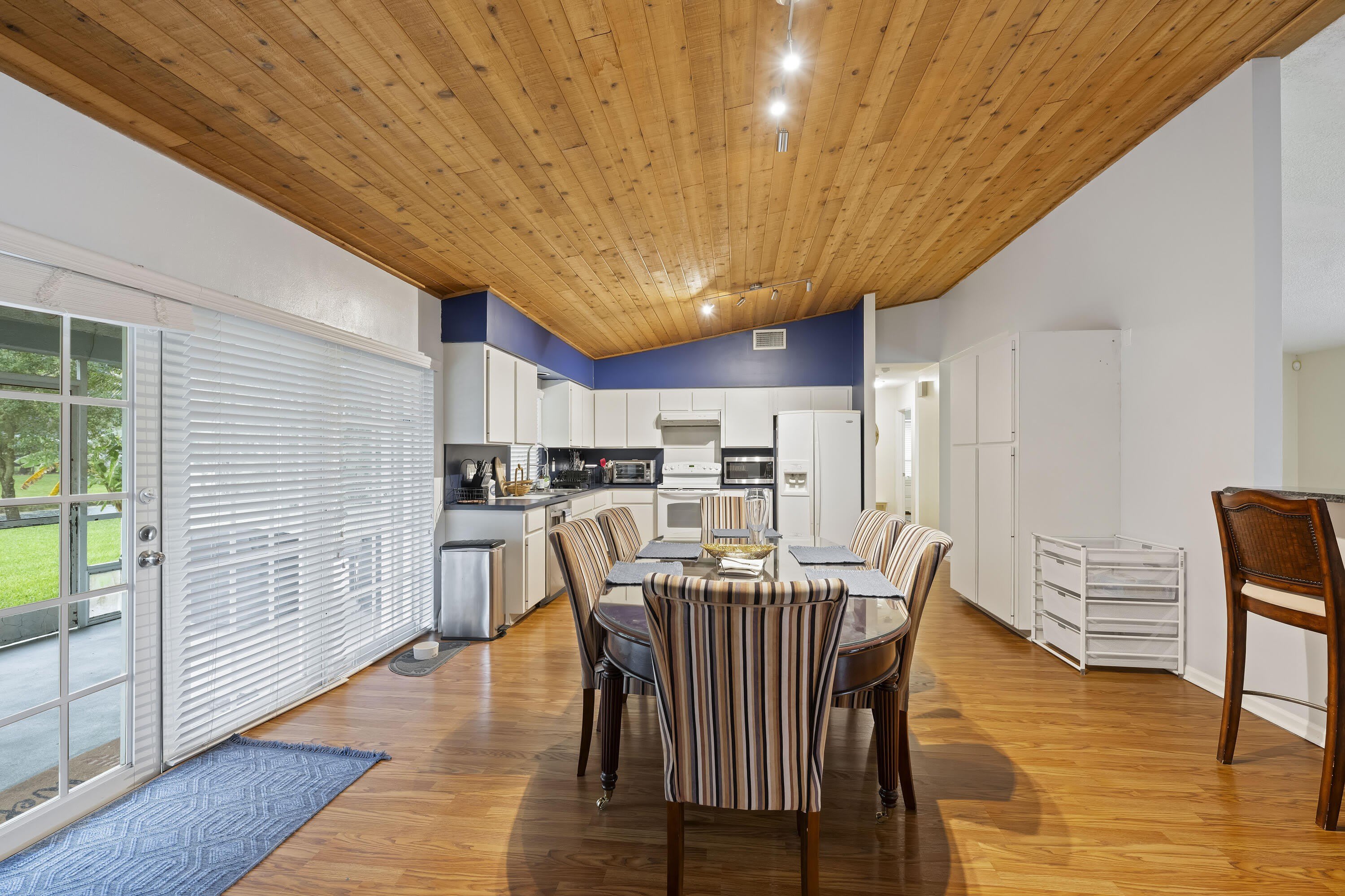 756 Juniper Place – photo 5