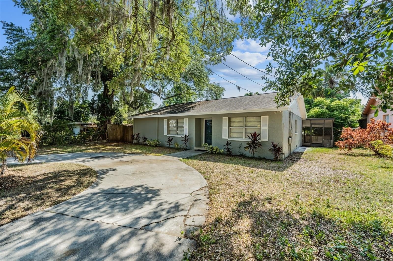 9616 N OKLAWAHA Avenue – photo 3
