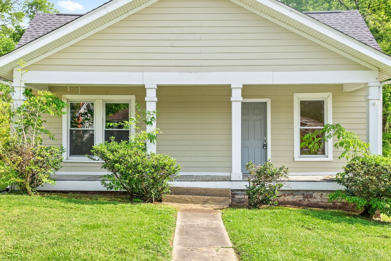 Home For Rent Near Historic Downtown Clarksville! – photo 4
