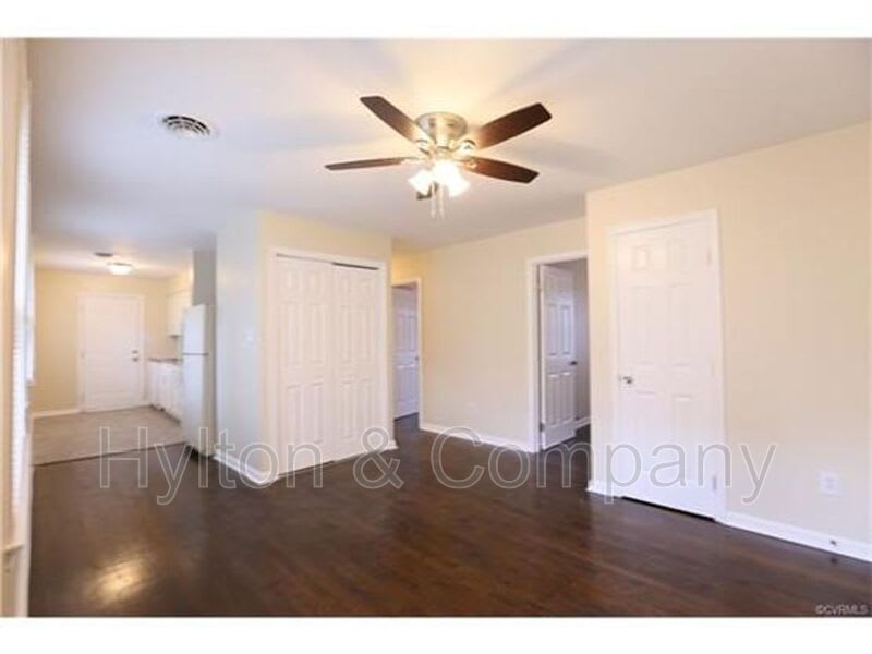 220 W 31st St – photo 4