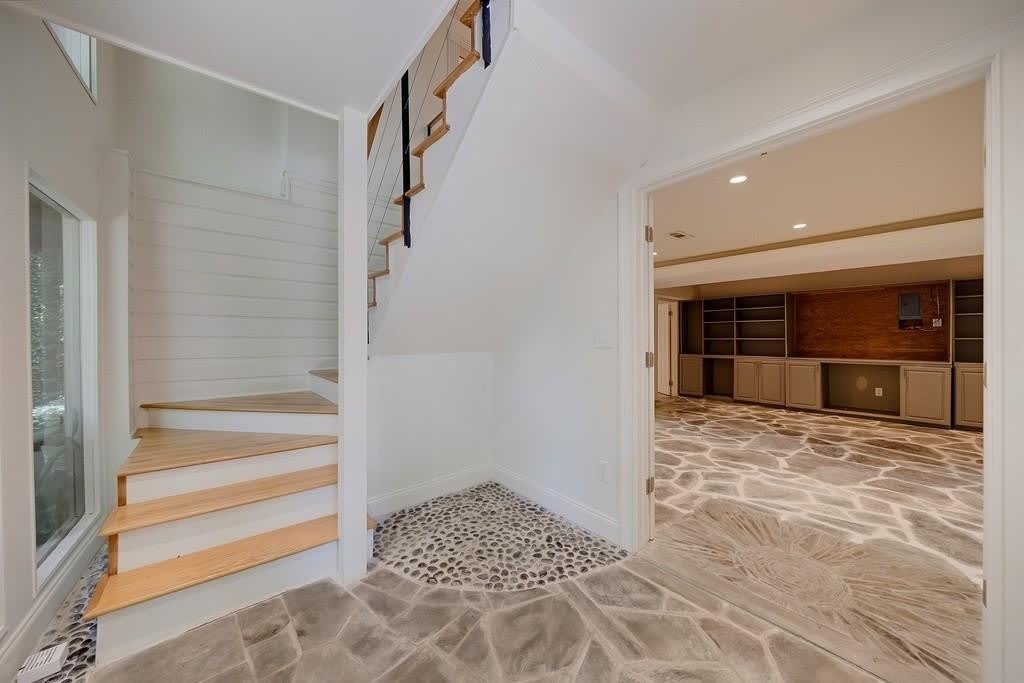 102 Vanessa Drive SE – photo 3