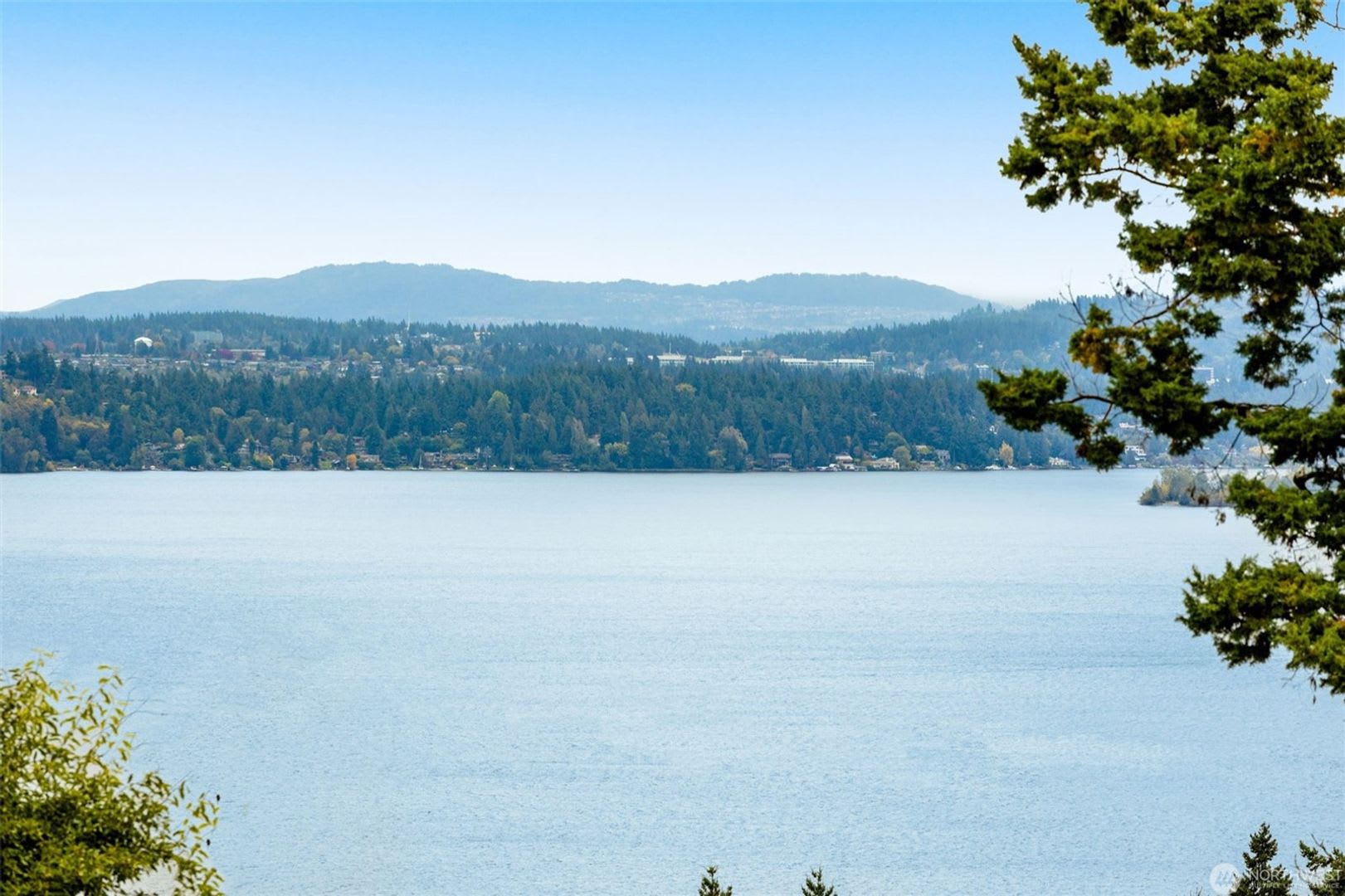 Brand New Live Work Unit In Heart Of Madrona – photo 3