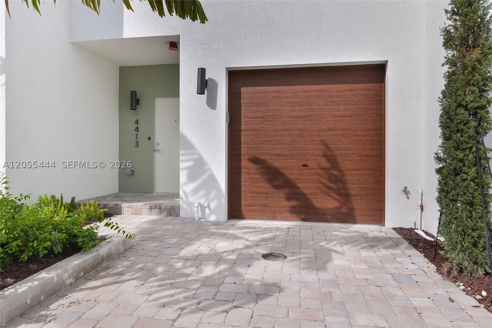 4413 NW 9 St – photo 2