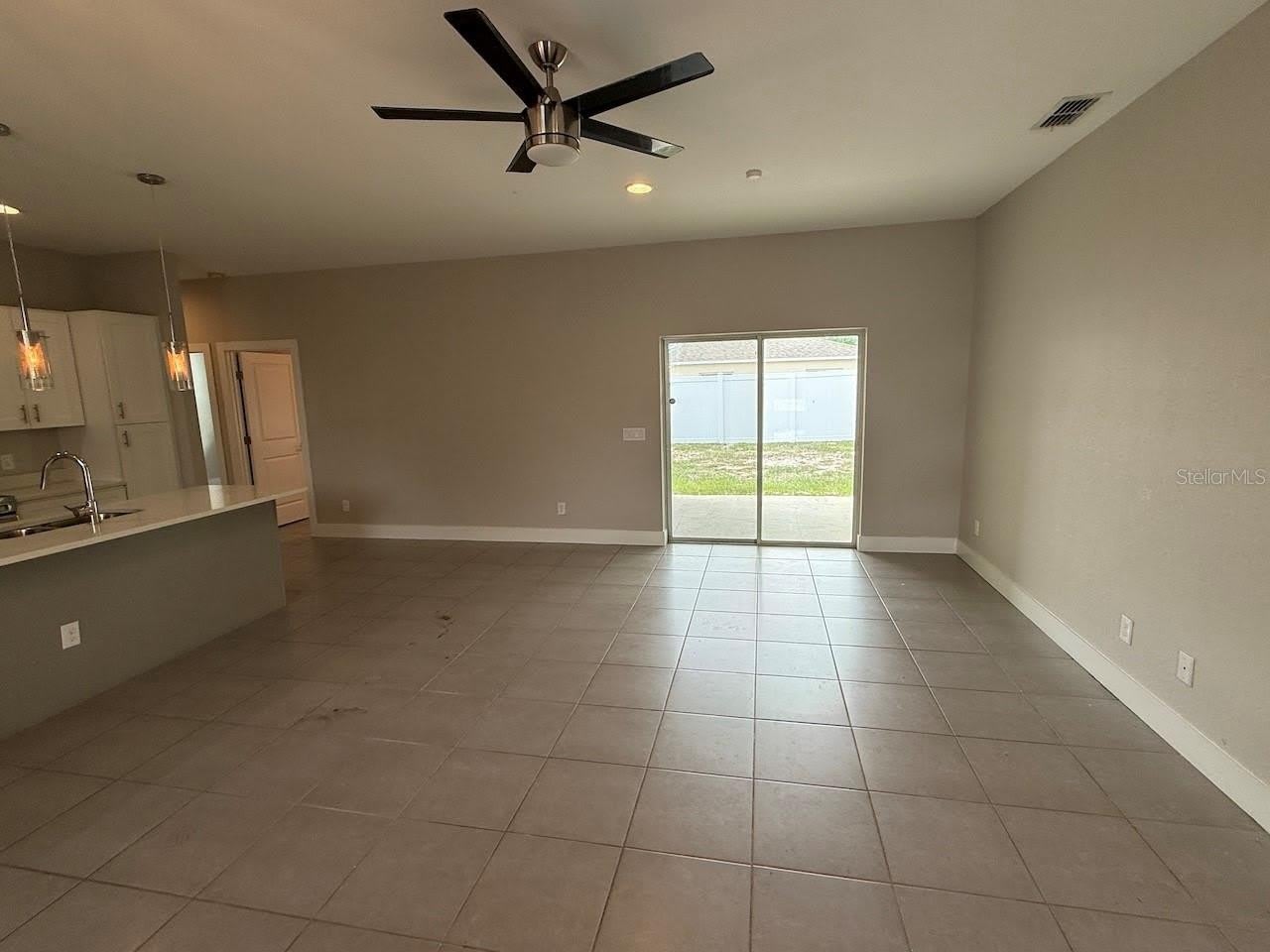 105 ZINNIA Lane W – photo 5