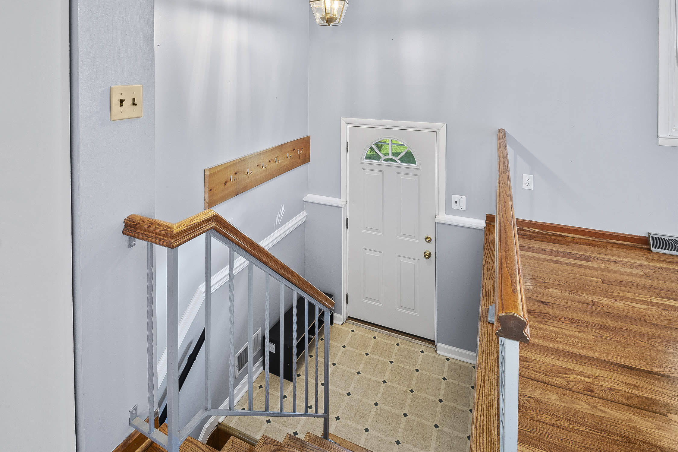 102 Roosevelt Road – photo 4